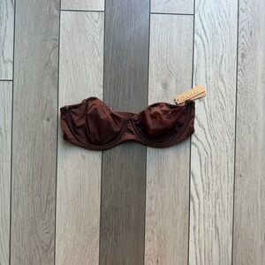 SKIMS Strapless Underwire Bra in Chocolate Brown NWT size 34B